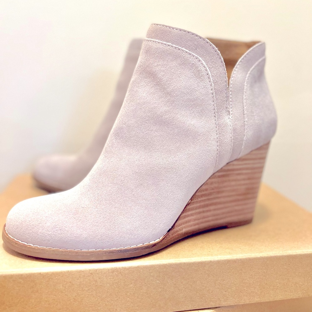 Wedge bootie